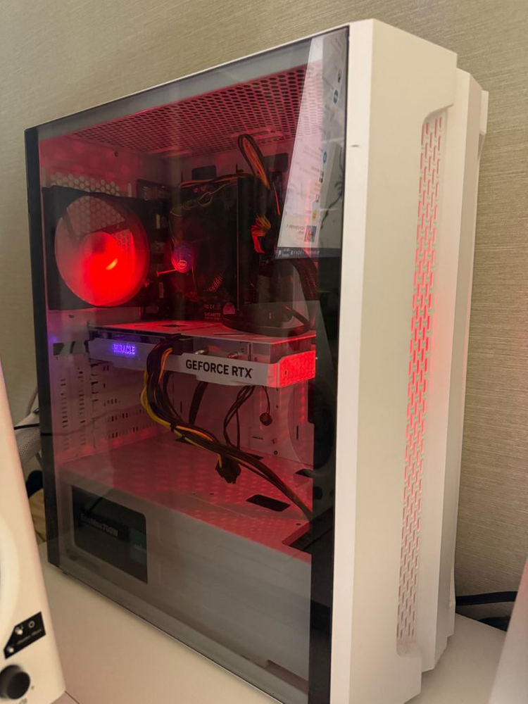 i5-6600 , 16GB , 4060 등등 화이트게이밍PC 이미지