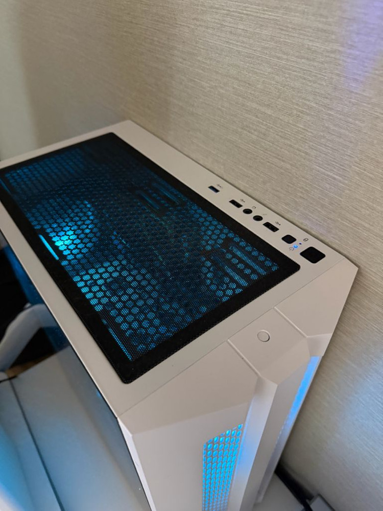 i5-6600 , 16GB , 4060 등등 화이트게이밍PC 이미지