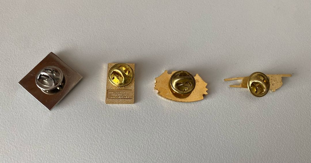 군사 관련 금속 뱃지--1