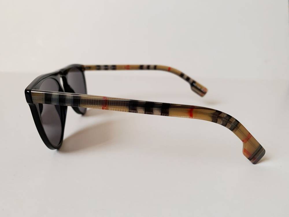 [정품] 버버리 블랙 편광선글라스 B4281 3757 81 54 21 145 택포11만--1