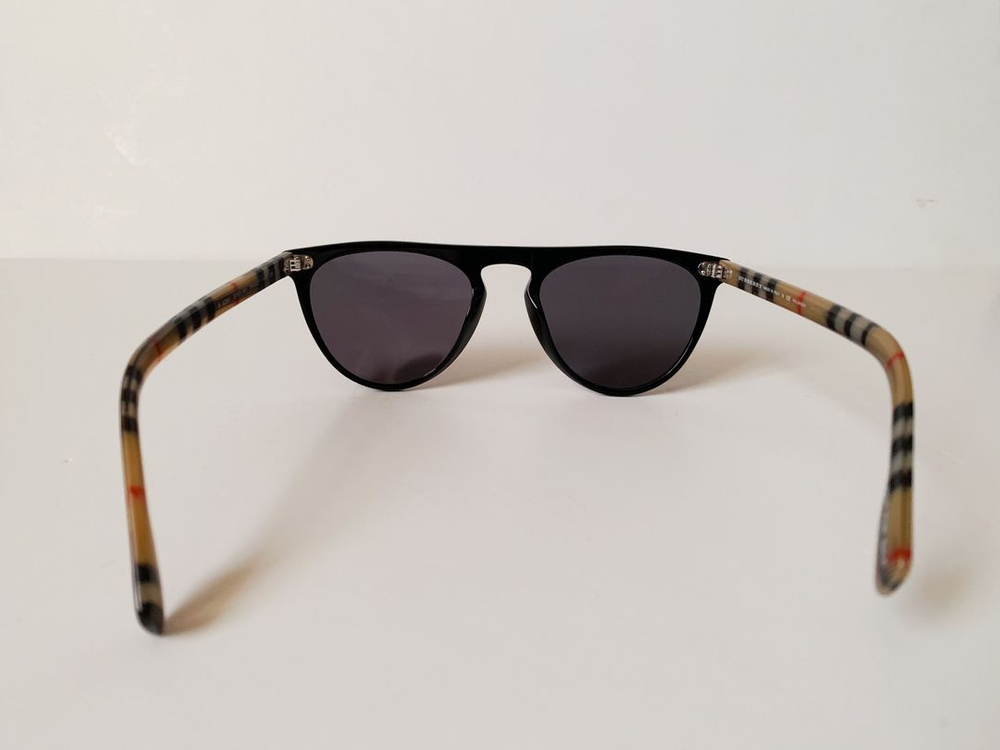 [정품] 버버리 블랙 편광선글라스 B4281 3757 81 54 21 145 택포11만--2