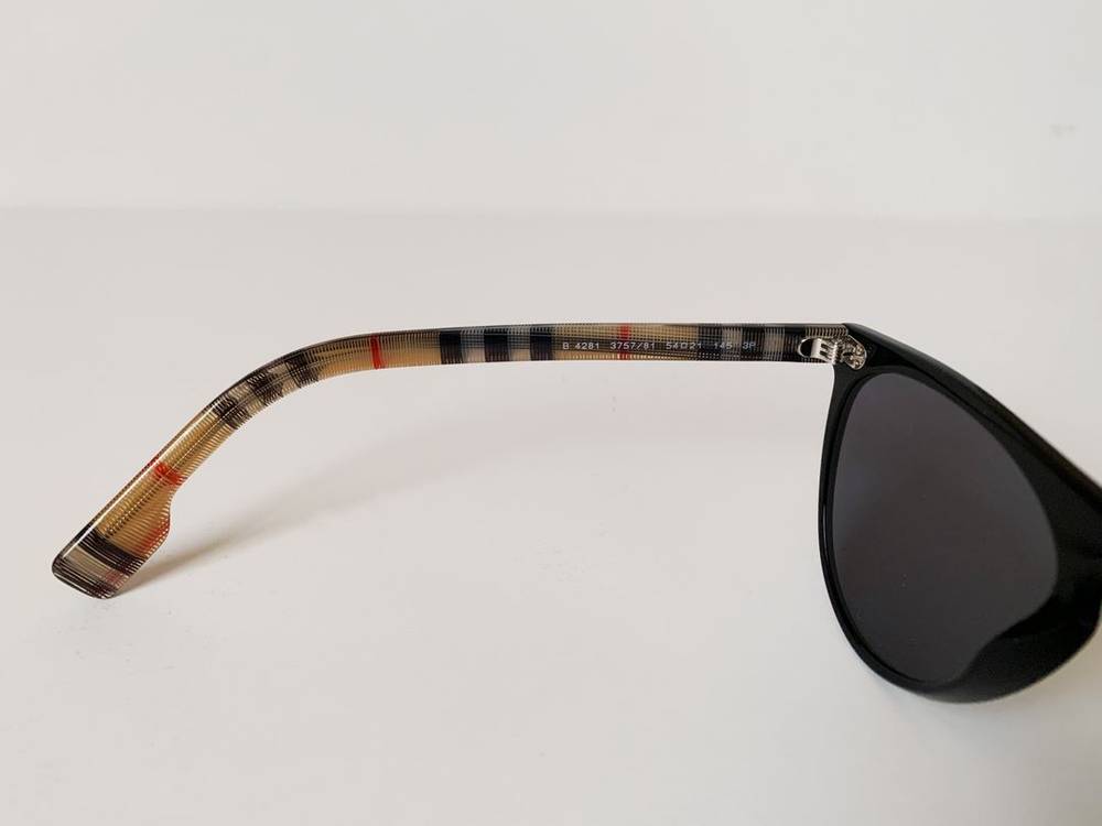 [정품] 버버리 블랙 편광선글라스 B4281 3757 81 54 21 145 택포11만--3