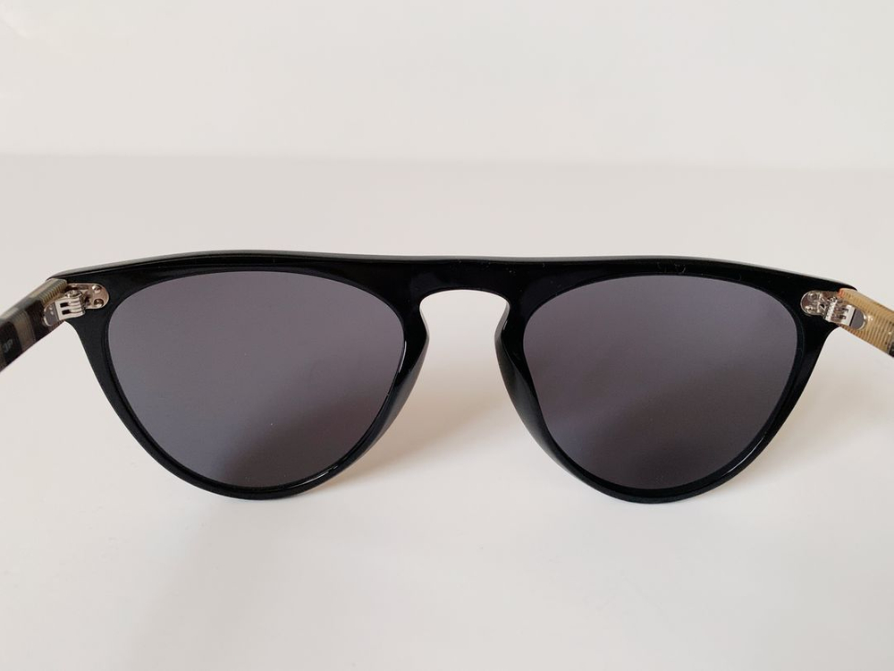 [정품] 버버리 블랙 편광선글라스 B4281 3757 81 54 21 145 택포11만--4