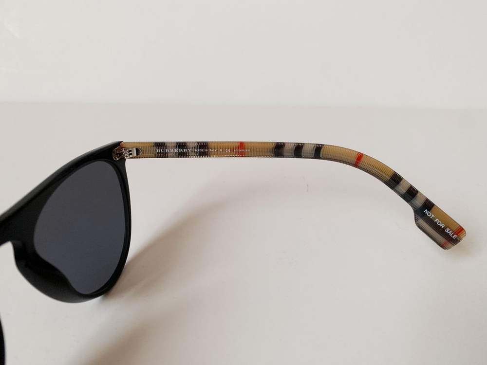 [정품] 버버리 블랙 편광선글라스 B4281 3757 81 54 21 145 택포11만--5