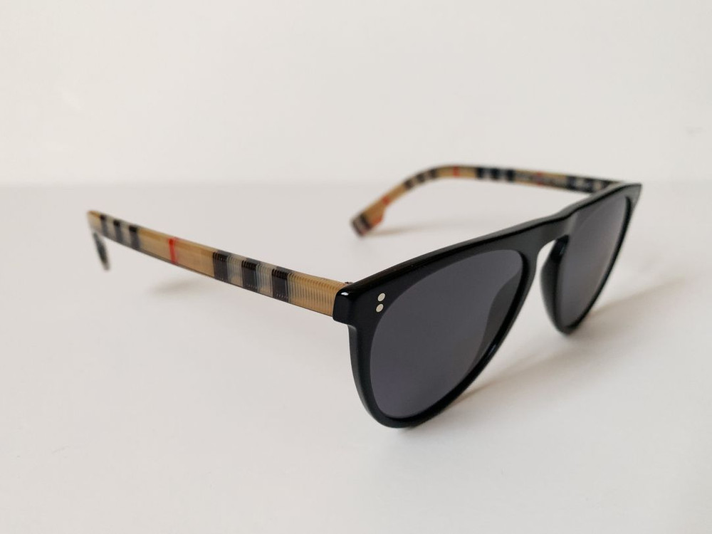 [정품] 버버리 블랙 편광선글라스 B4281 3757 81 54 21 145 택포11만--7