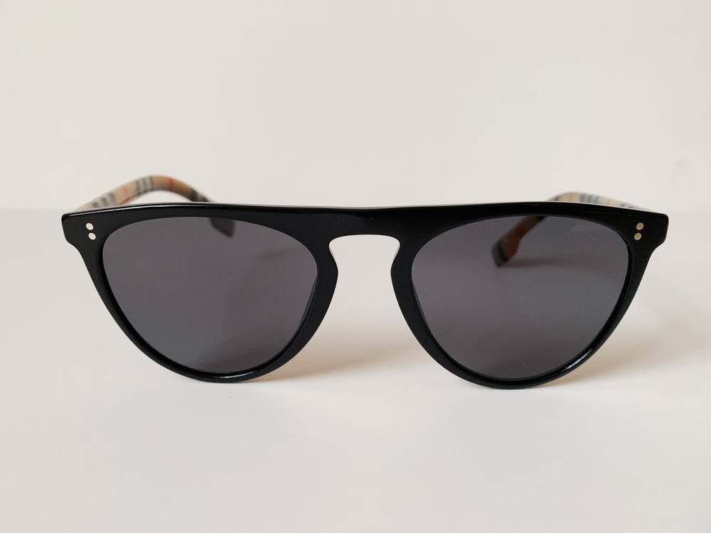 [정품] 버버리 블랙 편광선글라스 B4281 3757 81 54 21 145 택포11만--8