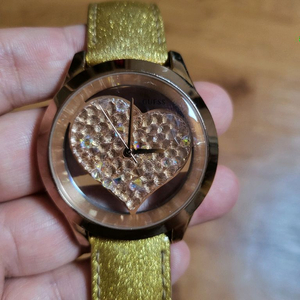 게스 골드 여성시계