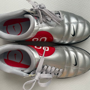 나이키 토탈 90 3 SP 메탈릭 실버 앤 블랙