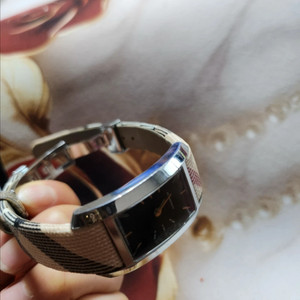 (면세점구입)(상태SS)(정가 52.5)버버리 여성시계