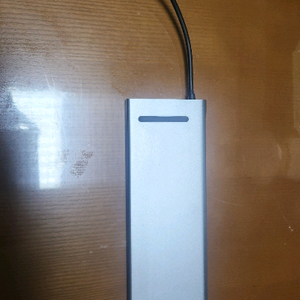 베이스 어스 멀티 허브 팝니다.