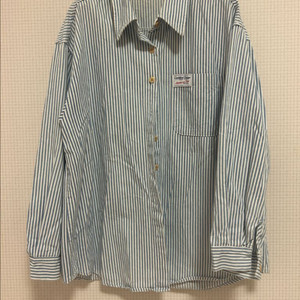 스터닝 스트라이프 셔츠