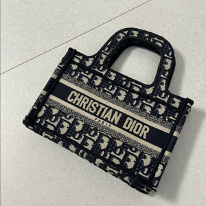 디올 북토트 미니백 이미지