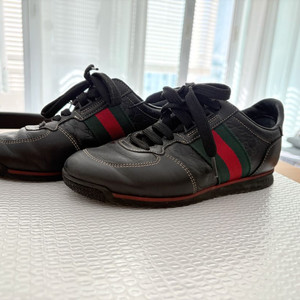 구찌 삼선 스니커즈 판매합니다! 이미지