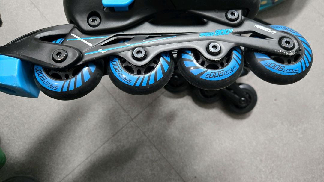 인라인 스케이트+헬멧 세트 (180-210)--1