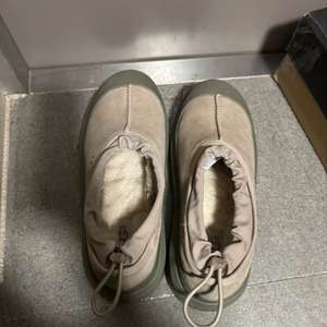 미국 정품 어그 타스만 하이브리드 웨더 8 / 260 새상품