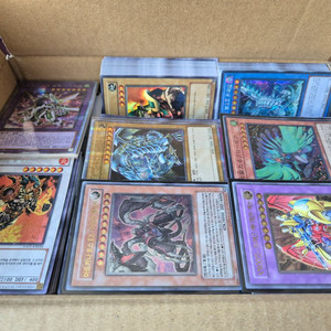 유희왕 약 2100장 일괄 판매합니다