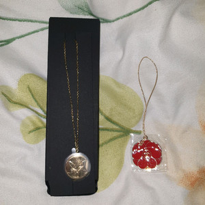 샤넬 수블리마지 참 까멜리아 참 키링 새제품 미사용