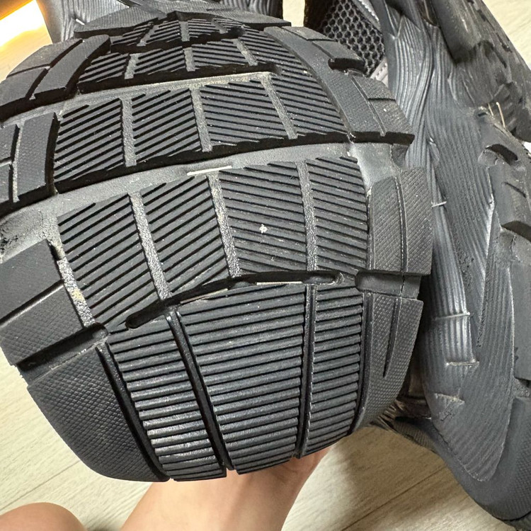 [44] 발렌시아가 스테이플러 블랙--2