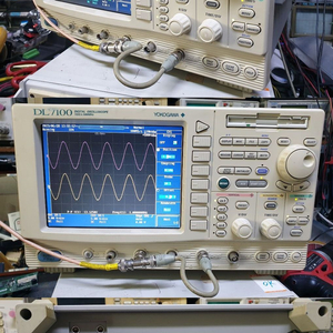 OSCILLOSCOPE DL7100