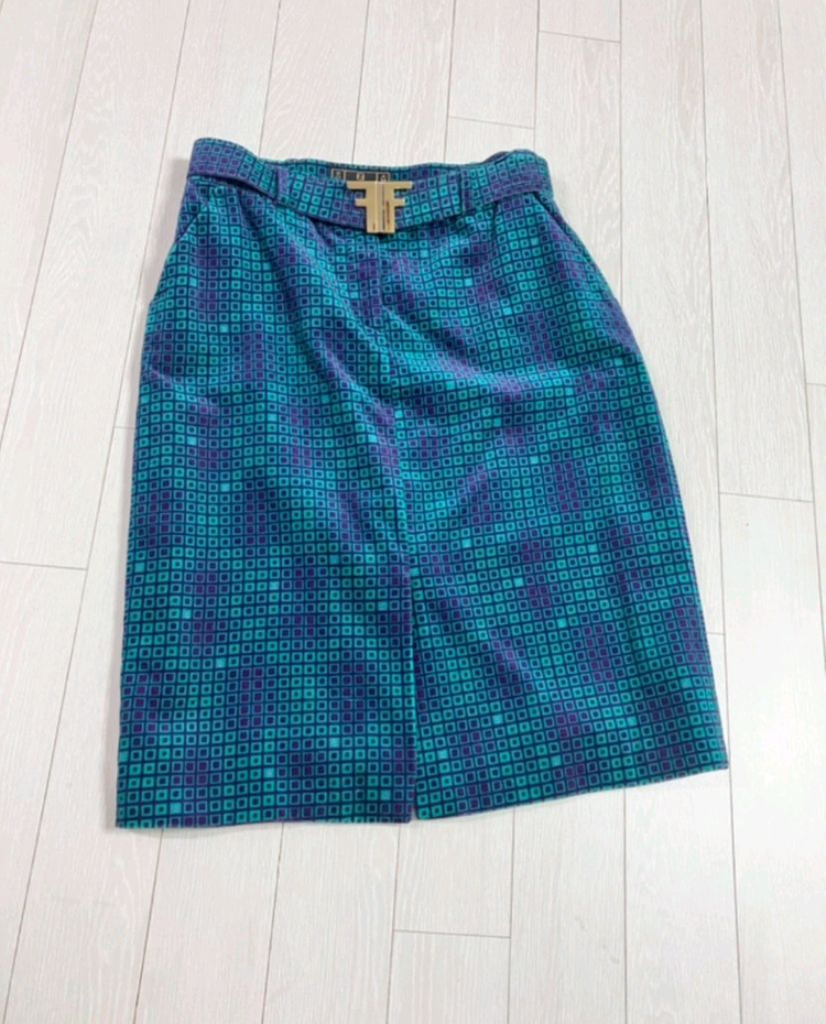 [FENDI] 벨티드 벨로아 스커트 (벨트포함)--2