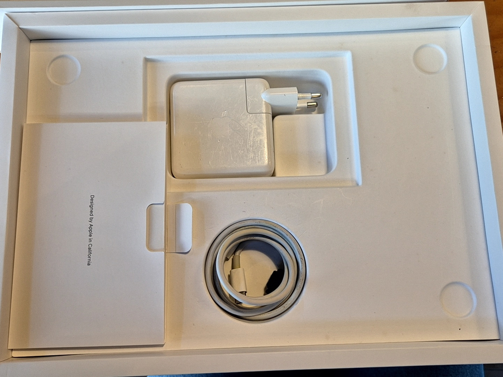 맥북프로 13인치 (2020 M1, 16/1TB)+줌 h6+사테치 허브 이미지