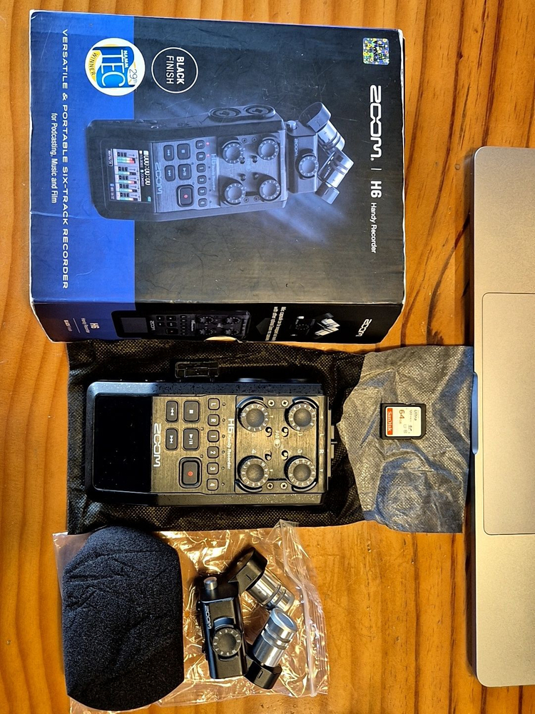 맥북프로 13인치 (2020 M1, 16/1TB)+줌 h6+사테치 허브 이미지