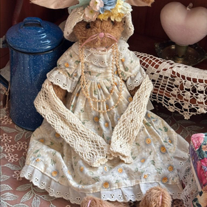 1996년도 앤틱빈티지인형 뜨개 숄 드레스 토끼인형 빈티지소품 고전인형 고전완구 모리걸 히메갸루 앤틱소품