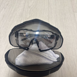 루디 컷라인 변색고글