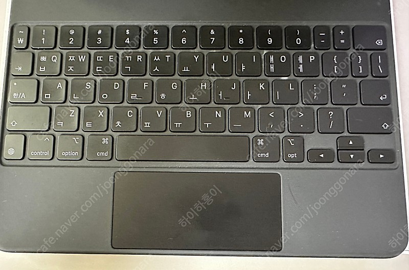 아이패드 11 매직 키보드 정품 블랙 팝니다--1