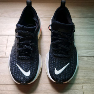 나이키 인빈서블 런 FX3