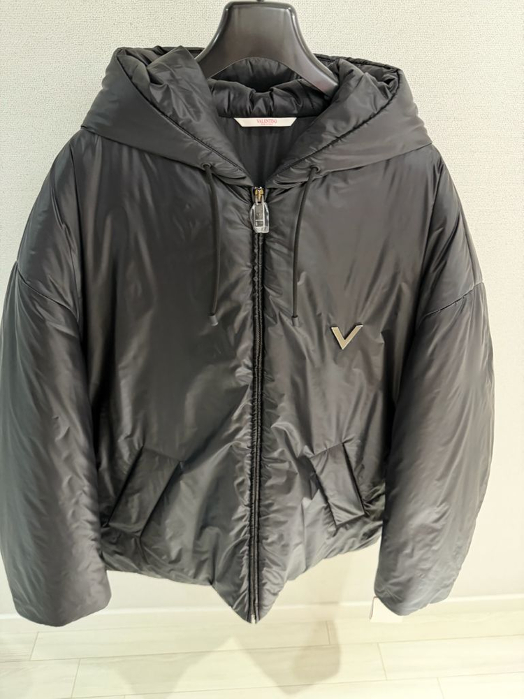 [새제품] 발렌티노 V로고 패딩 105--4