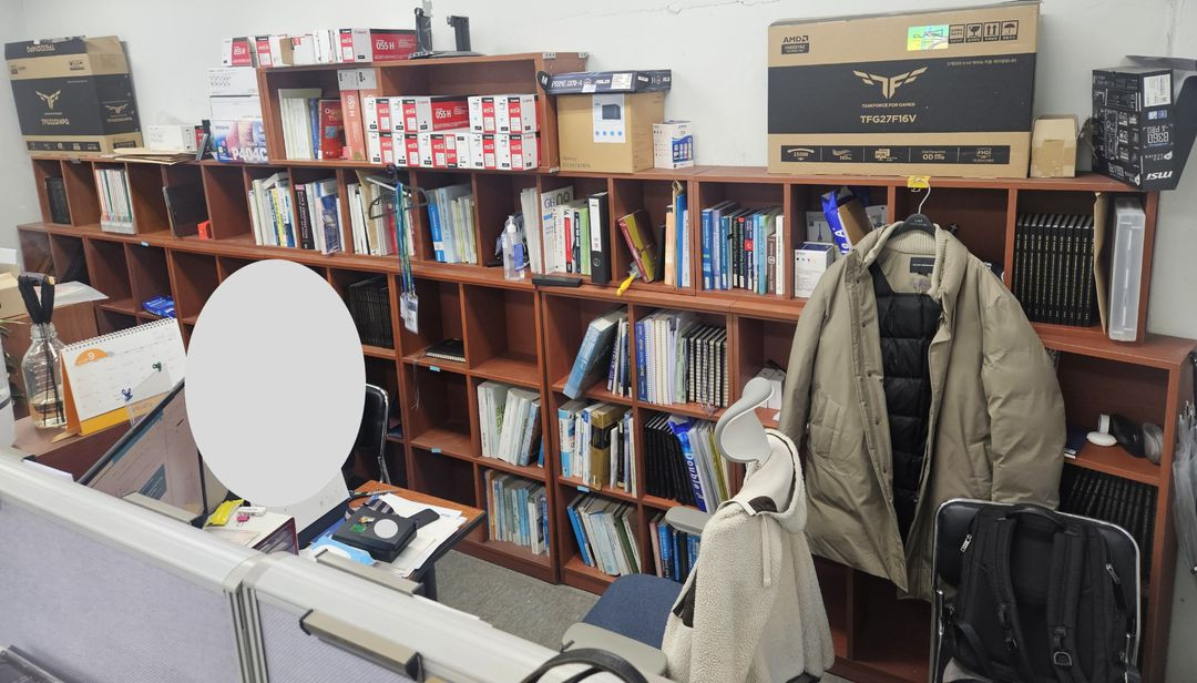 사무용 책상 의자 수납장 테이블 책장 판매합니다.--3