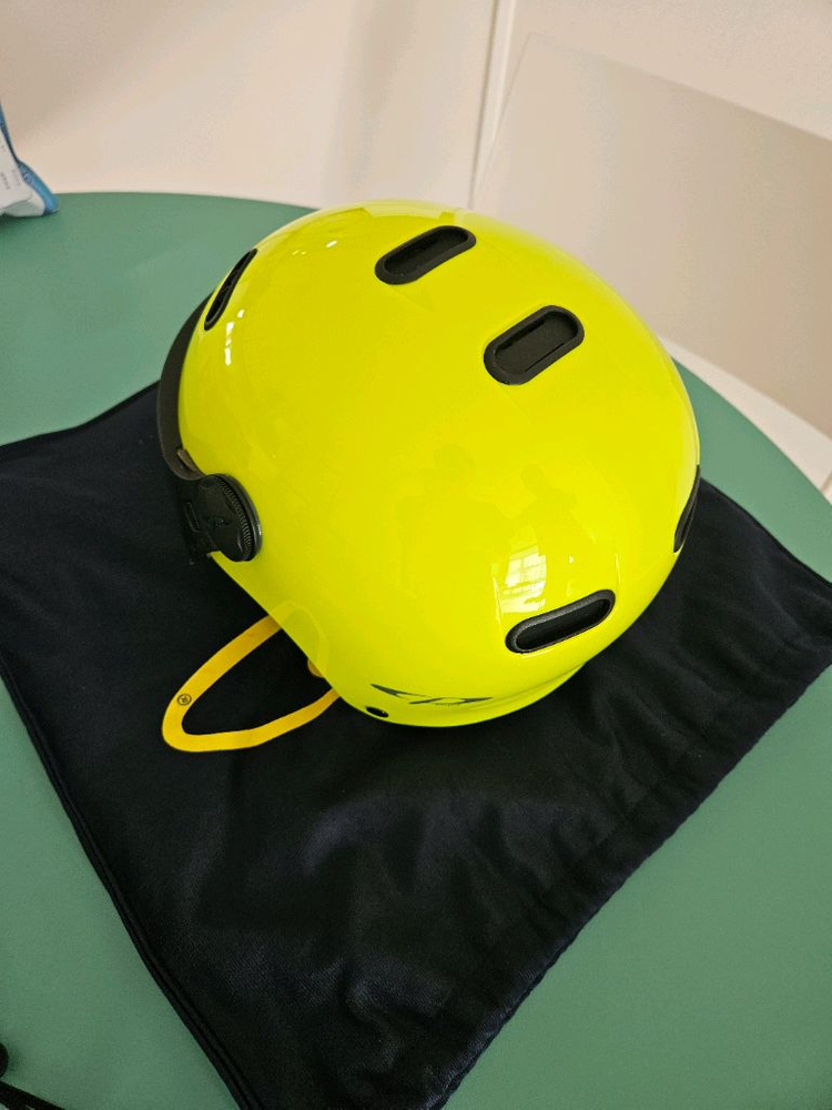 아동용 스키 헬멧 이미지