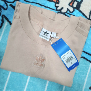 아디다스 크롭 티셔츠 S사이즈 새상품