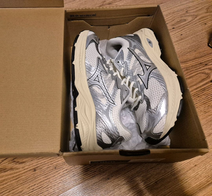 미즈노 런닝화 레이서 v2 런닝화 D1GH250606--2