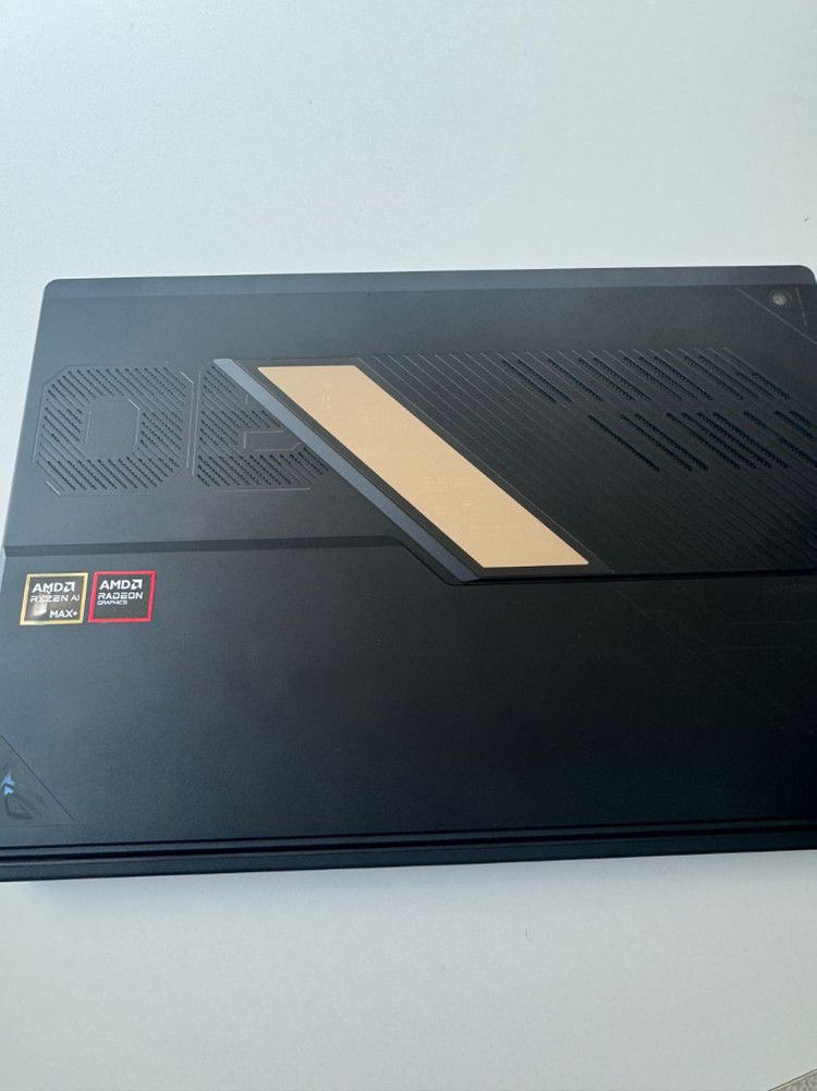 ASUS ROG Flow Z13 GZ302E RU110w 게이밍 태블릿 노트북판매합니다 라이젠AI맥스395 64gb--1