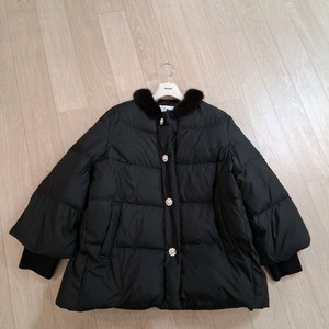 give(기비) 밍크퍼 진주단추 거위패딩점퍼 팝니다