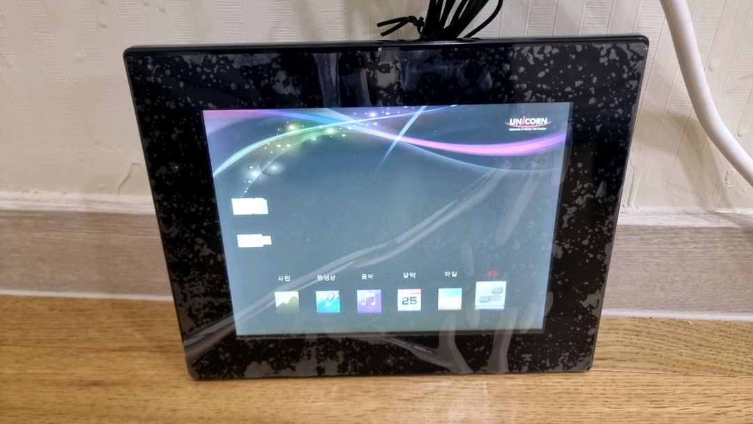 [새제품]유니콘 슬림형 디지털액자 LTD-1000--1