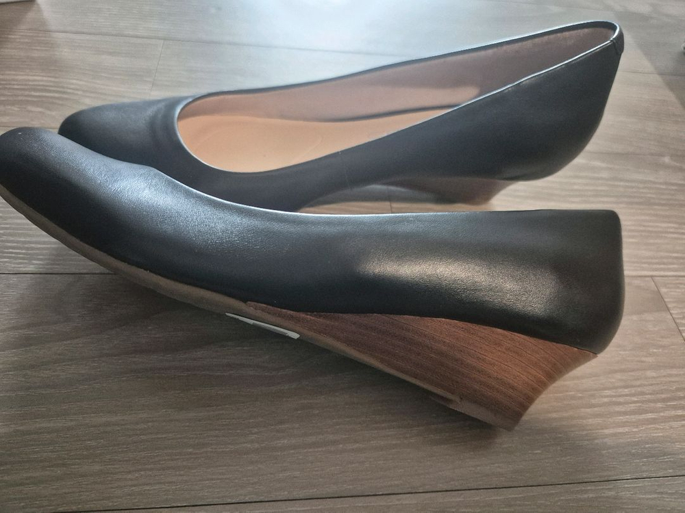 락포트 여성 검정 웨지힐 구두 235mm--2