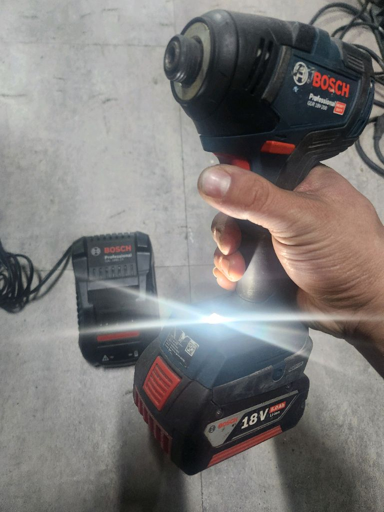 보쉬GDR18V-200임팩드릴--3