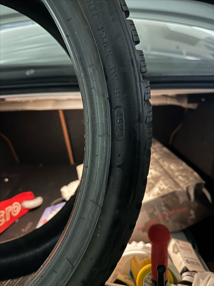 윈터타이어 한국타이어 아이셉트 에보3 한대분 (BMW5 시리즈 20인치) 이미지