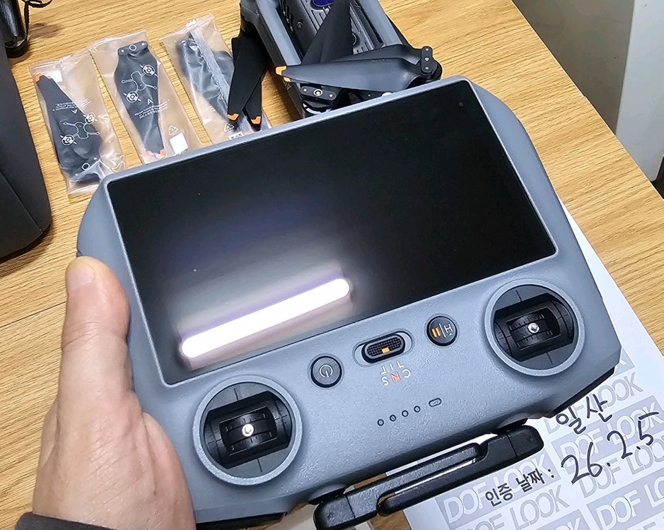 DJI Air3s 플라이모어 콤보 RC2 세트--2