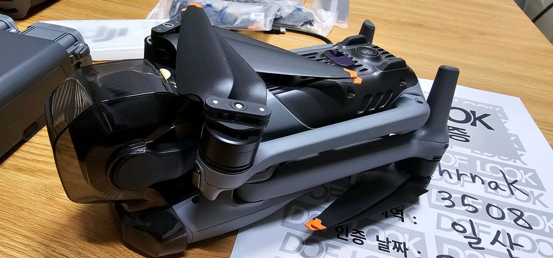 DJI Air3s 플라이모어 콤보 RC2 세트--5