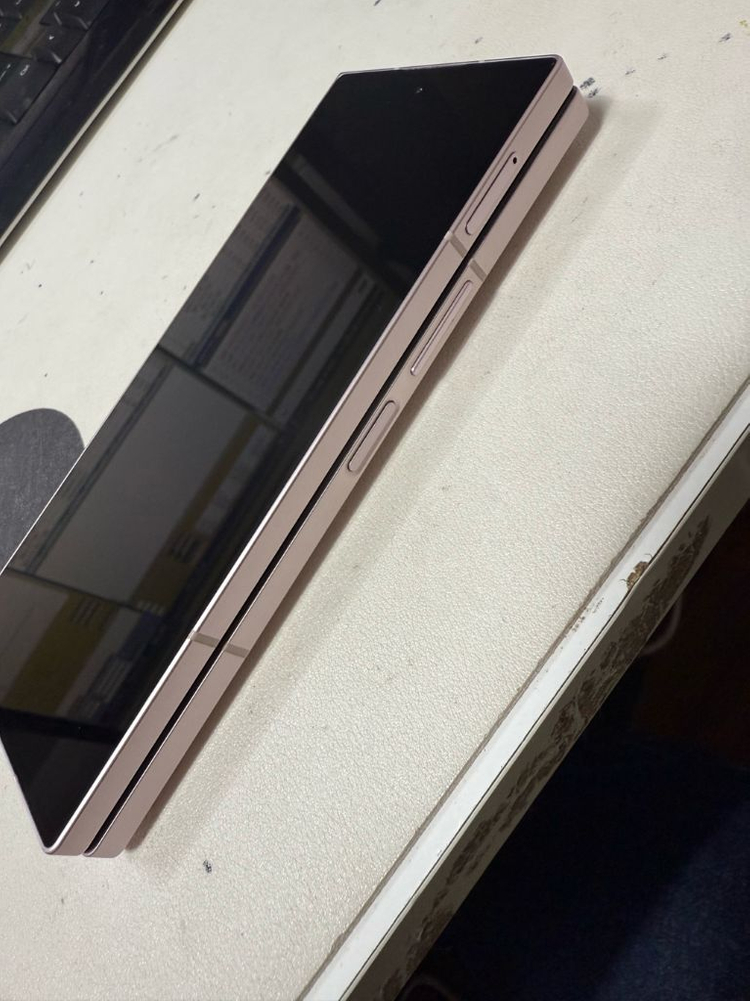 갤럭시폴드6 sss급 보증기간 많이 남아있어요--1