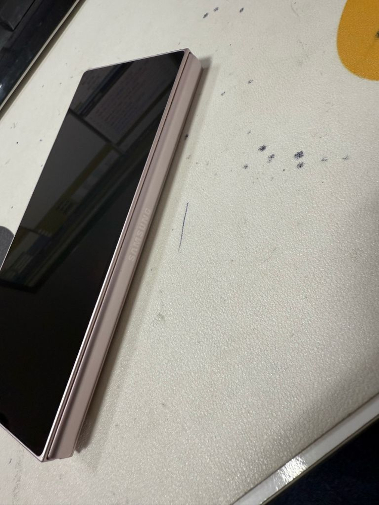 갤럭시폴드6 sss급 보증기간 많이 남아있어요--5