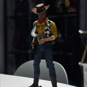 핫토이x 작가작 토이맨 우디 2.0