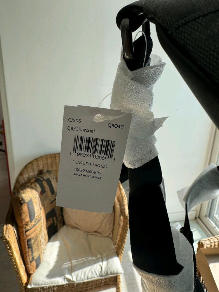 [가격인하/급매] 코치 엘리아스 벨트백 시그니처 CJ506 블랙/차콜 풀박스 새상품--4