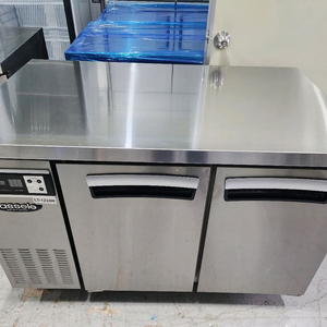 라세르 1200테이블 냉장고 간냉식 판매 합니다