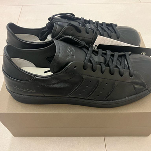 Y-3 / 슈퍼스타 트리플 블랙 / 230