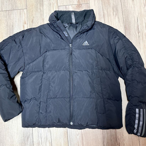 아디다스 우먼스 데일리 크롭 덕다운 자켓 패딩 점퍼 IL8940